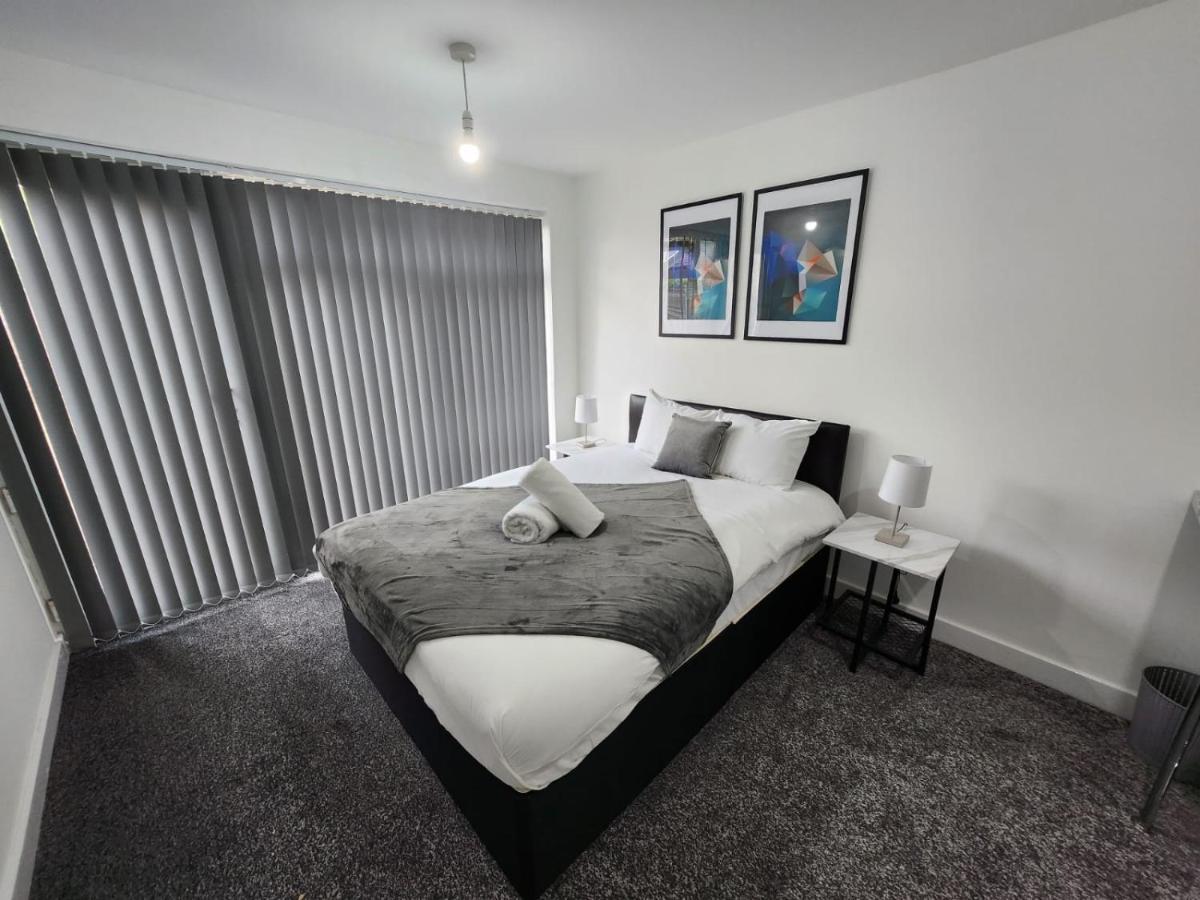 4 Bedroom 2 Bathroom Shared House - Near Bhx And Nec برمنغهام المظهر الخارجي الصورة
