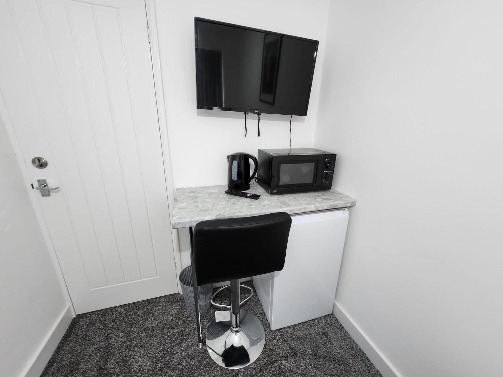 4 Bedroom 2 Bathroom Shared House - Near Bhx And Nec برمنغهام المظهر الخارجي الصورة