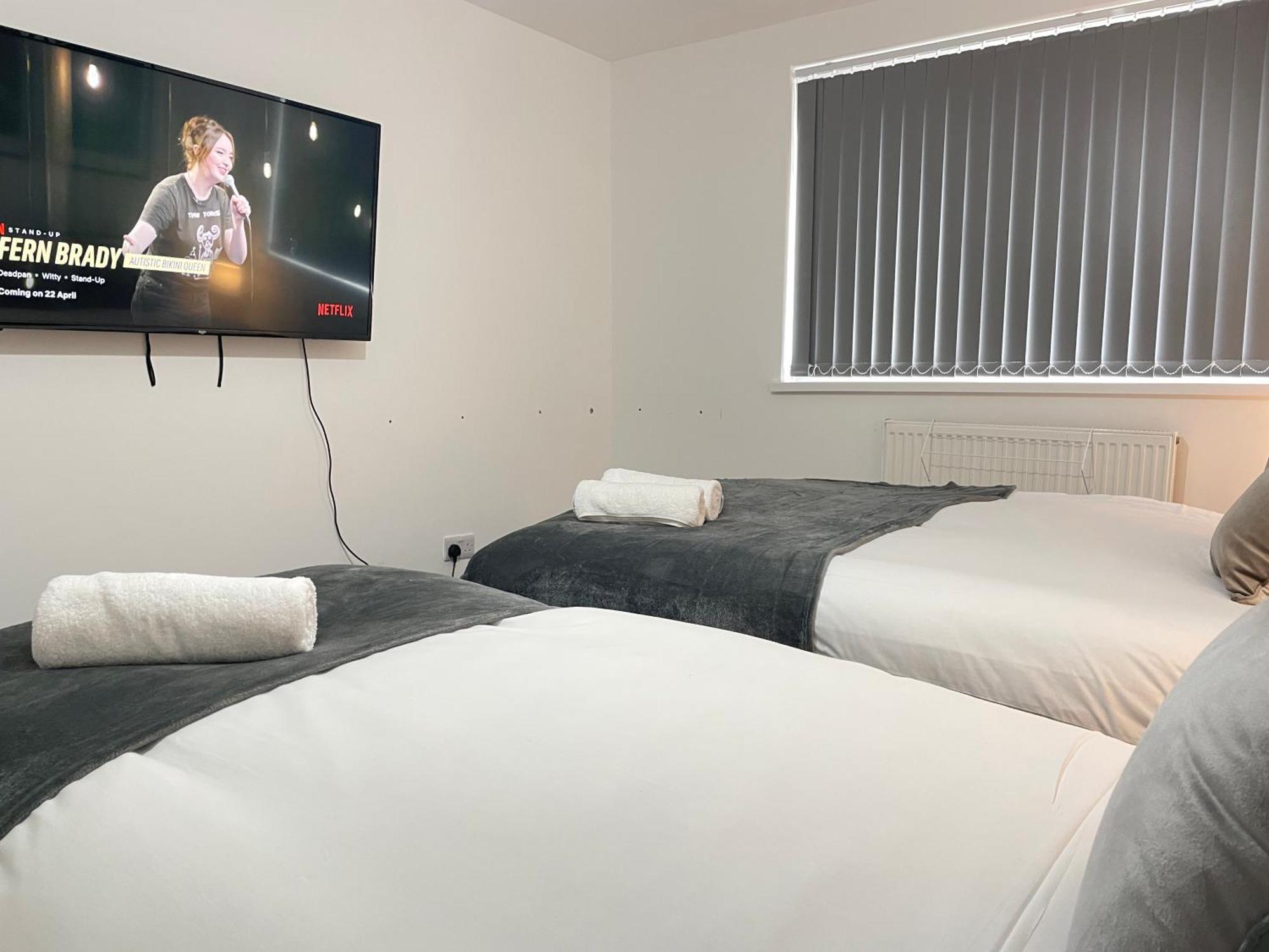 4 Bedroom 2 Bathroom Shared House - Near Bhx And Nec برمنغهام المظهر الخارجي الصورة