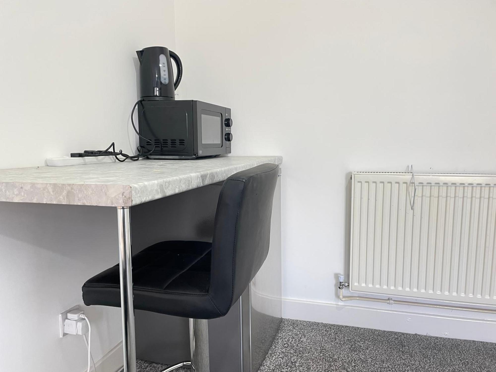 4 Bedroom 2 Bathroom Shared House - Near Bhx And Nec برمنغهام المظهر الخارجي الصورة