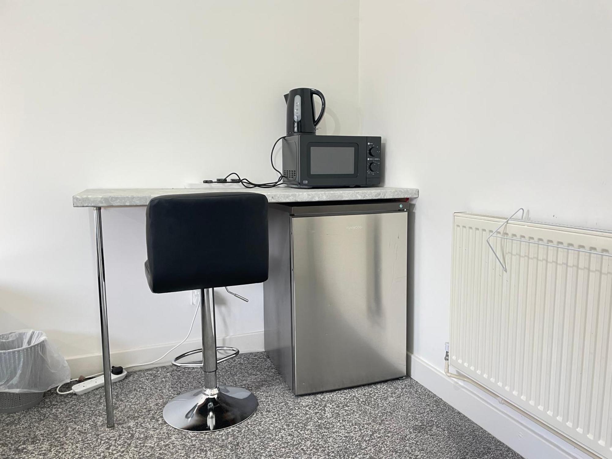 4 Bedroom 2 Bathroom Shared House - Near Bhx And Nec برمنغهام المظهر الخارجي الصورة