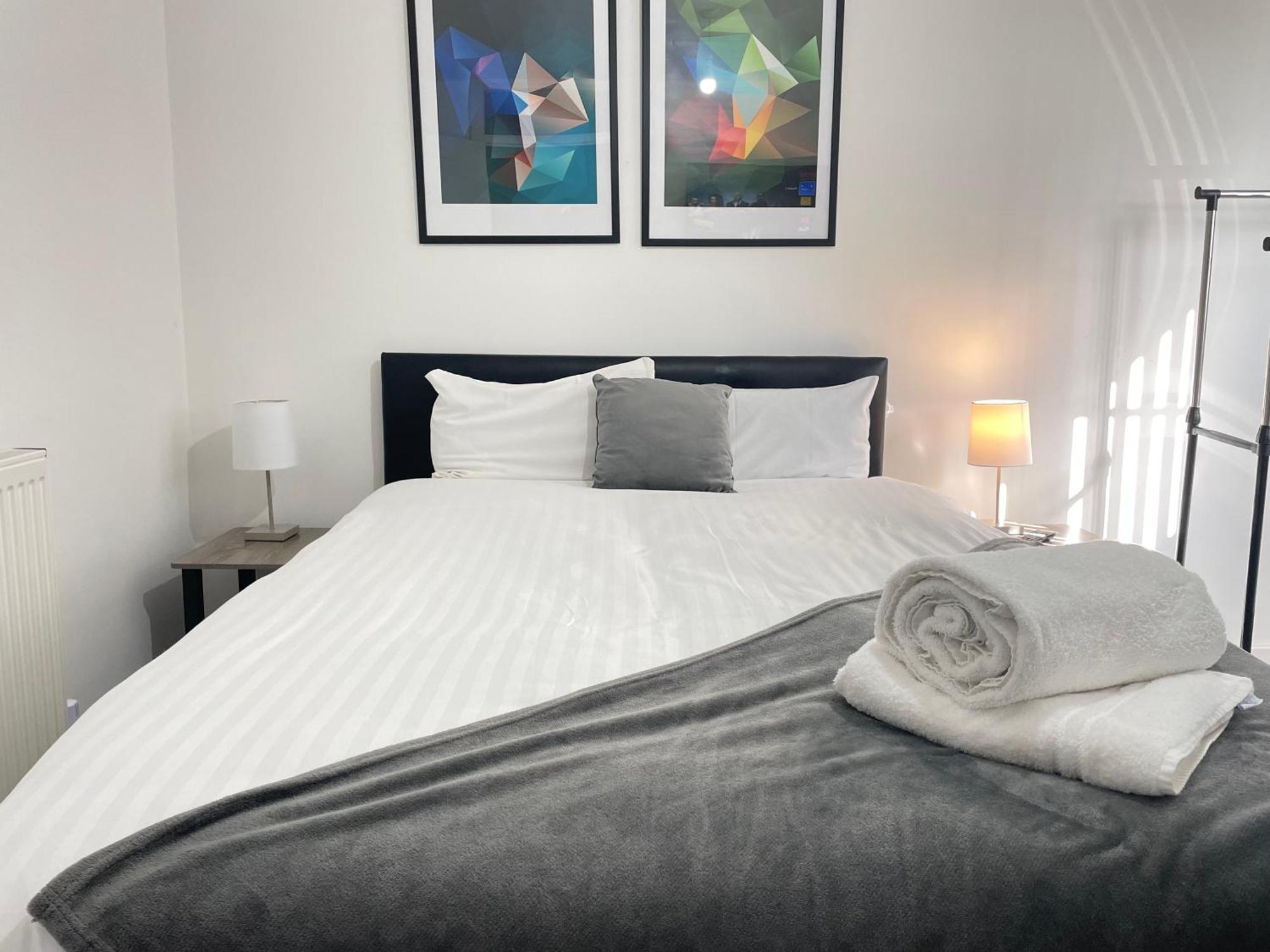4 Bedroom 2 Bathroom Shared House - Near Bhx And Nec برمنغهام المظهر الخارجي الصورة