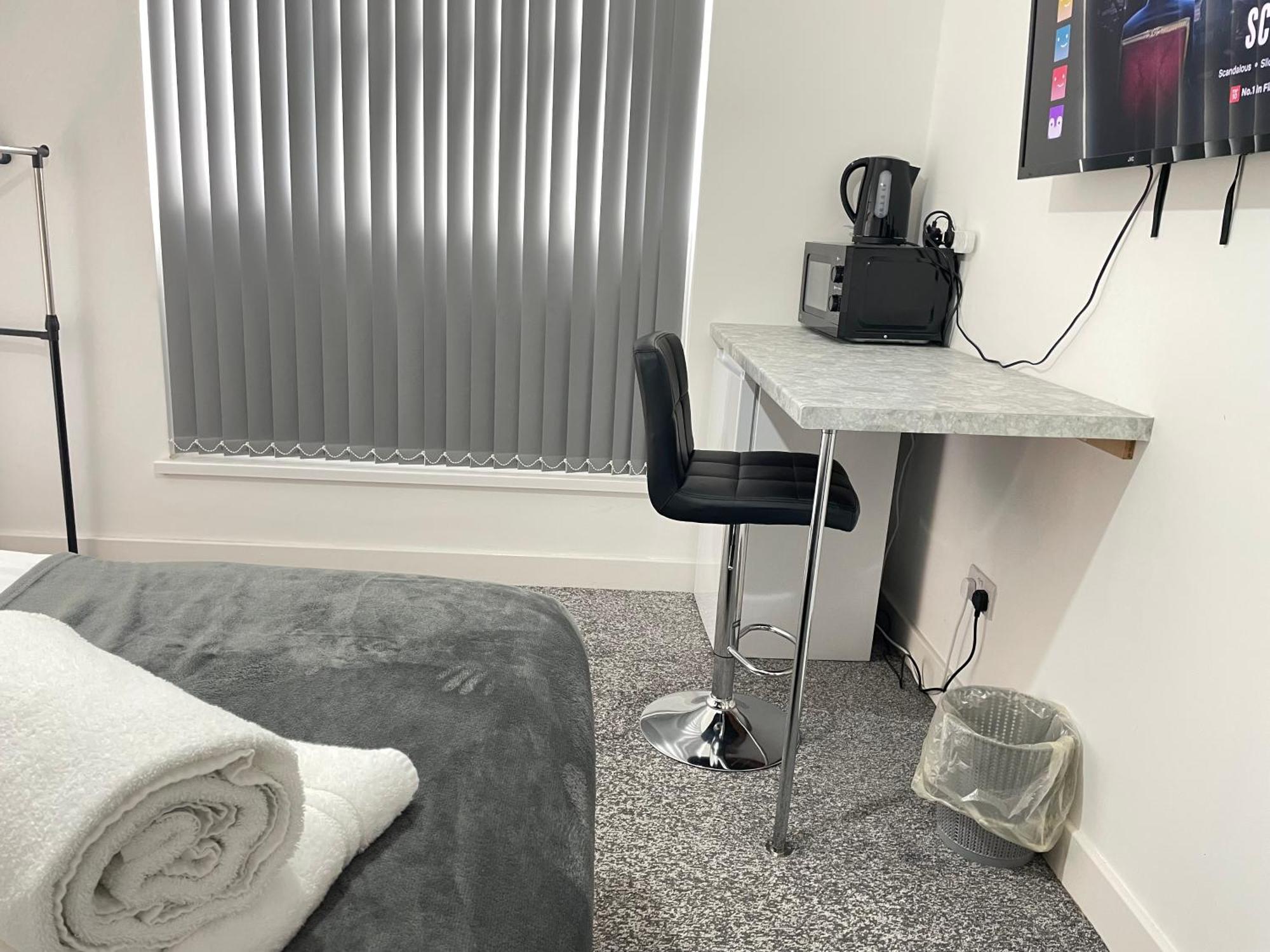 4 Bedroom 2 Bathroom Shared House - Near Bhx And Nec برمنغهام المظهر الخارجي الصورة